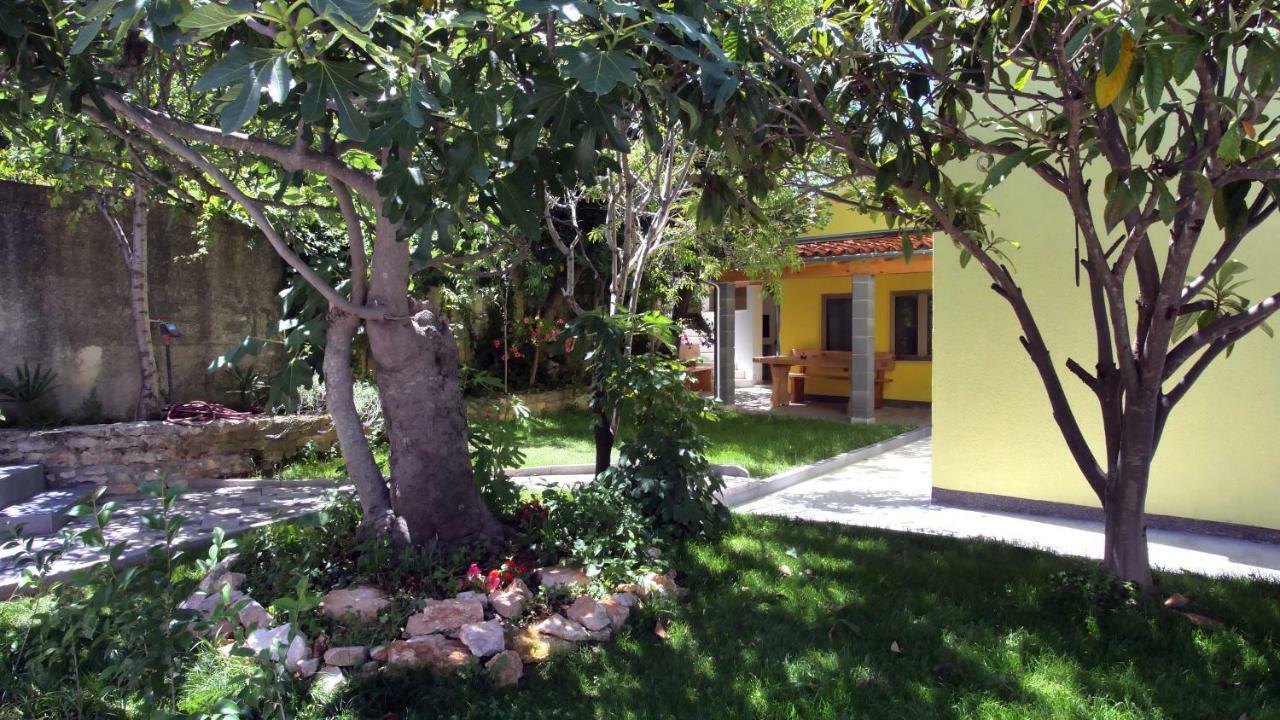 Ida Villa Pula Bagian luar foto